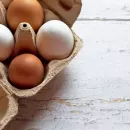 «А остальным коричневые?»: на юге Сахалина белые яйца начали продавать по блату